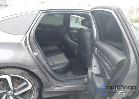 2018 Honda Accord Sport 2.0T z USA, uszkodzony, nr VIN 1HGCV2F32JA035664